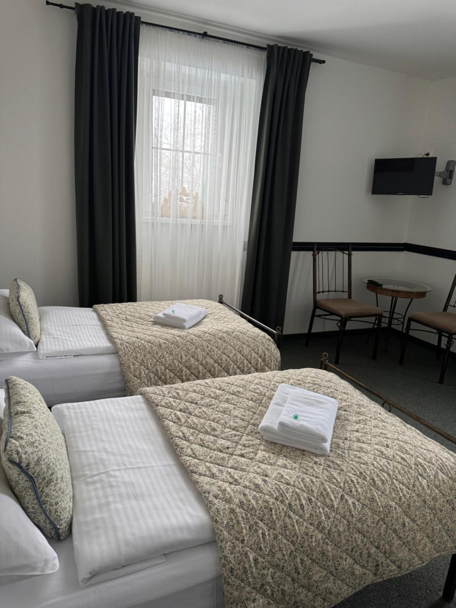 Pension U Draka Karlovy Vary Exterior foto